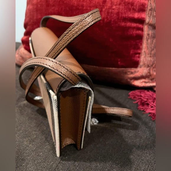 Burberry Tan Leather Crossbody Bag - Picture 5 of 7